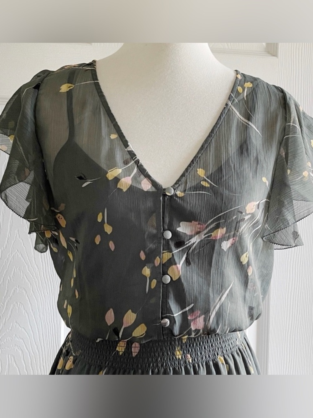 White House Black Market chiffon midi dress Size M - Picture 4 of 6